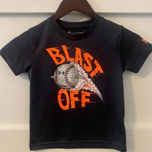 Toddler boys under Armour shirt